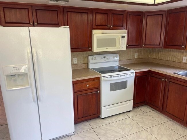 Building Photo - 1392 San Diego Ct