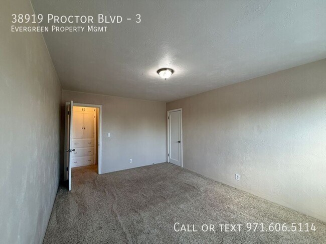 Building Photo - 38919 Proctor Blvd