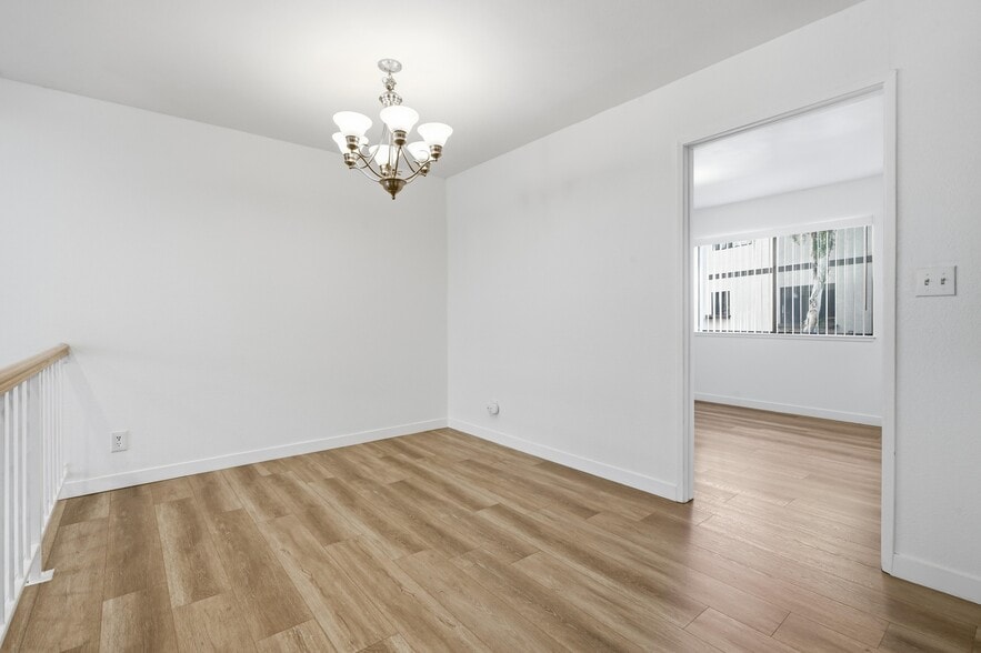 Building Photo - 9000 Vanalden Ave