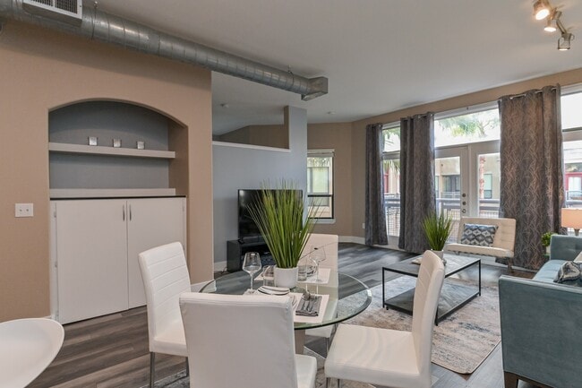 Building Photo - 1901 Post Oak Blvd