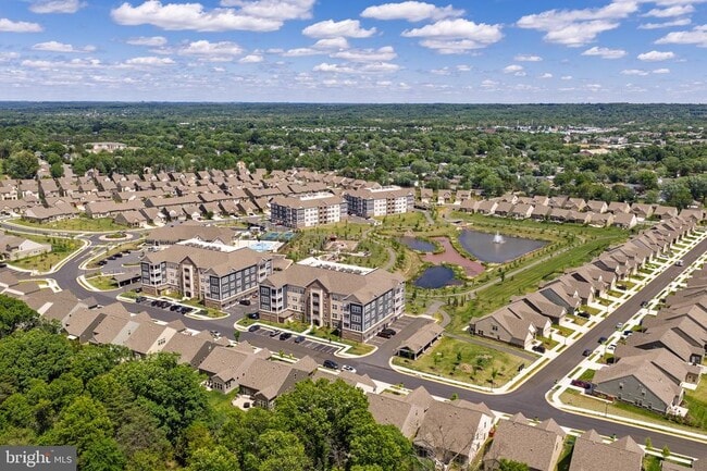 Building Photo - 21630 Hawksbill High Cir