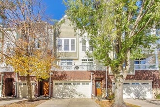 Building Photo - 513 Grove Ln