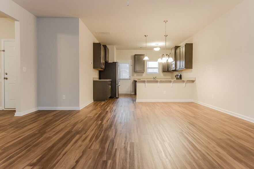 Building Photo - 180 Addy Ln