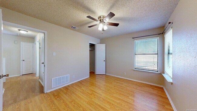 Building Photo - 2210 Muddy Peak Dr