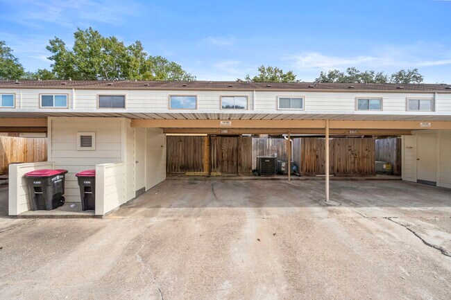 Building Photo - 14185 Misty Meadow Ln