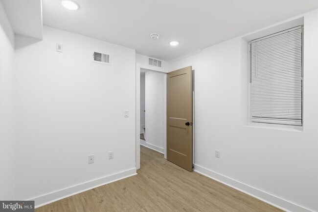Building Photo - 4021 Brown St