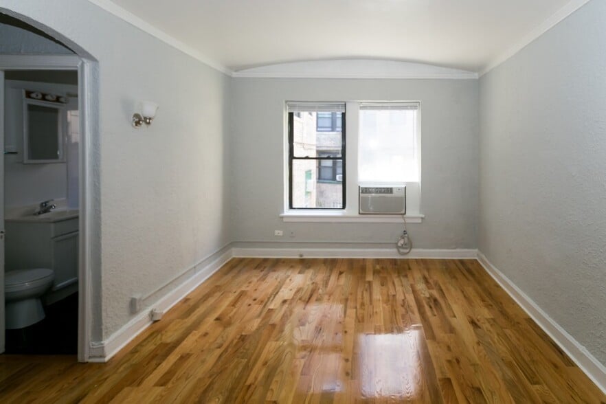 Building Photo - 562 W Arlington Pl