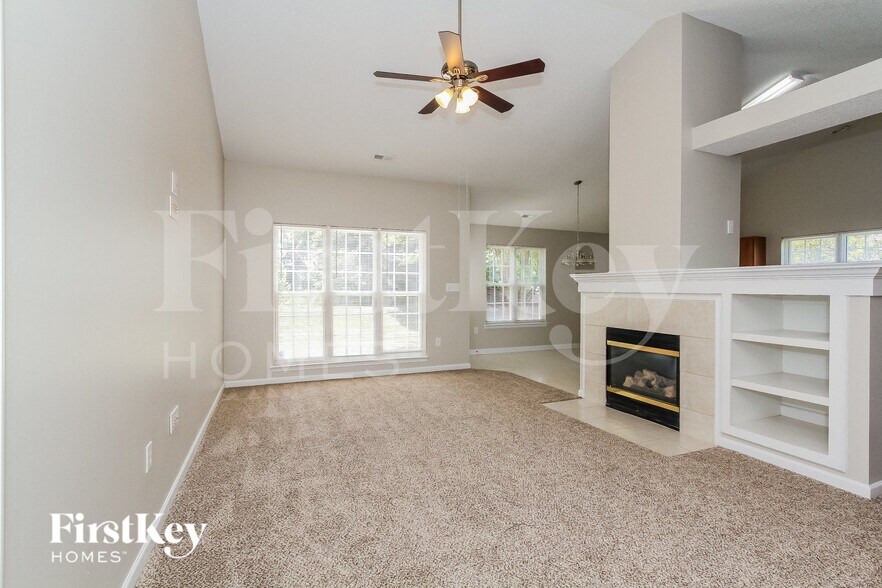 Building Photo - 11718 Black Maple Ave