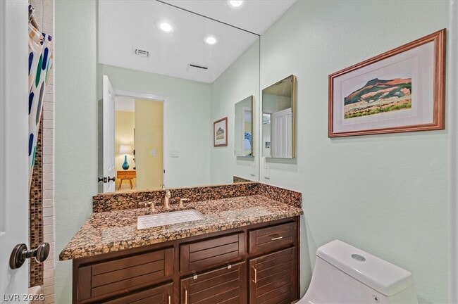 Building Photo - 8161 Round Hills Cir