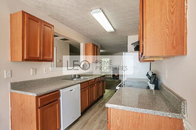 Building Photo - 2842 Vining Ridge Terrace