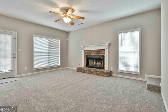 Building Photo - 12241 Crestwood Ct