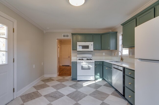 Building Photo - 950 Parkhaven Ln