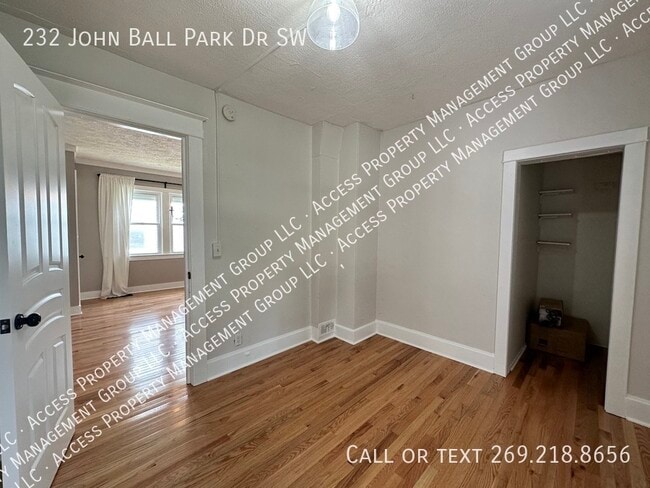 Building Photo - 232 John Ball Park Dr SW