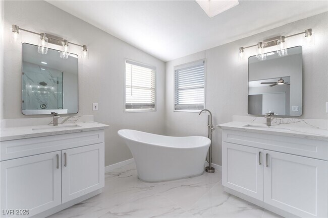 Building Photo - 6155 E Carey Ave