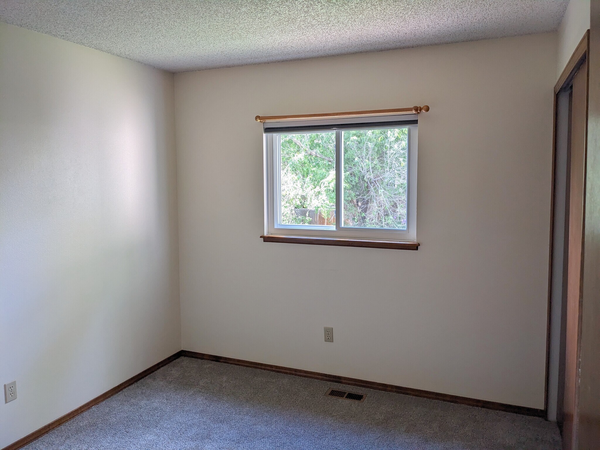 Building Photo - 6220 Pemberton Way
