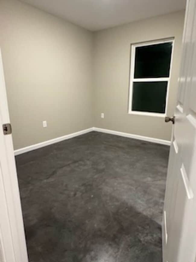 Building Photo - 3-bedroom Duplex