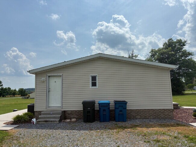 Building Photo - 95 Union Church Rd