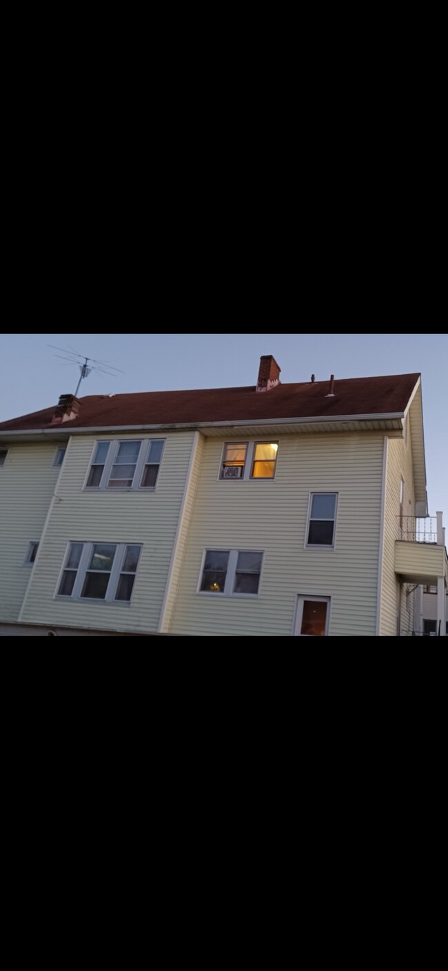 Building Photo - 2041 Elbur Ave