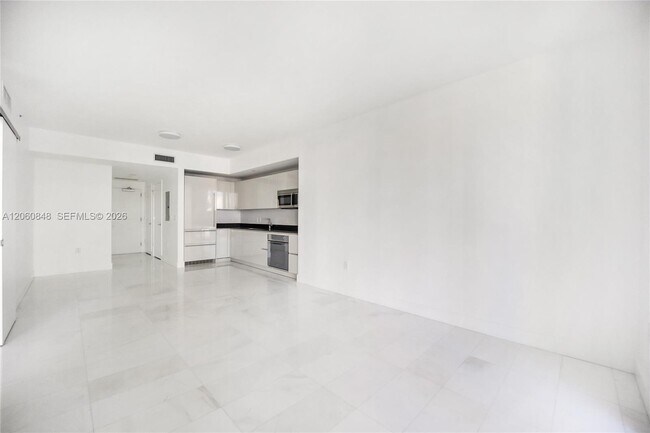 Building Photo - 1010 Brickell Ave