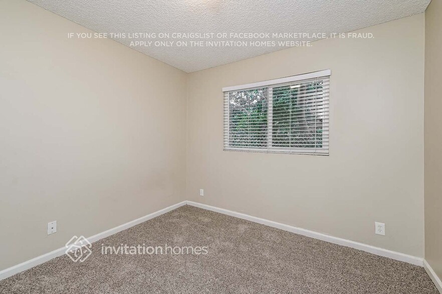 Building Photo - 13427 Almetz St