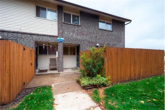 Building Photo - 2BR/1.5BA Remodeled Row Home in Westminster AVAIL 7/15