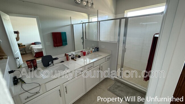 Building Photo - 612 Southview Ln