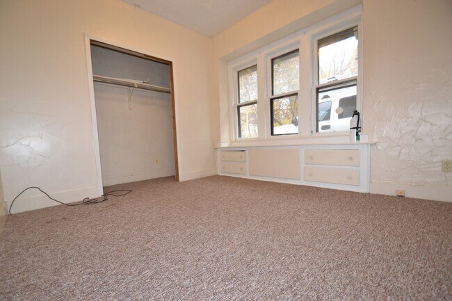 Building Photo - 567 Cross Ct