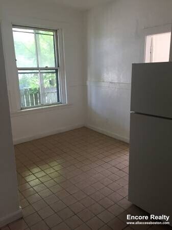 Building Photo - 8 Adella Pl