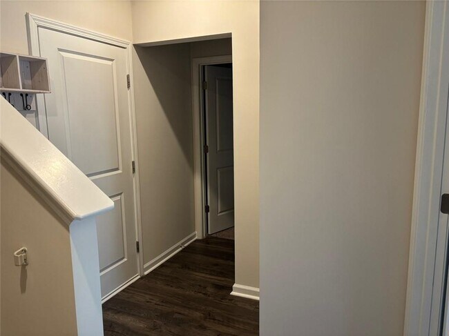 Building Photo - 3667 Hidden Valley Cir