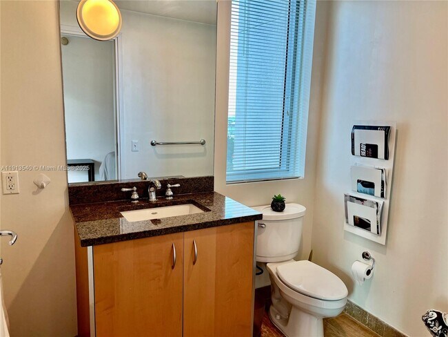 Building Photo - 300 S Biscayne Blvd