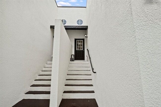 Building Photo - 3625 Bay Heights Way