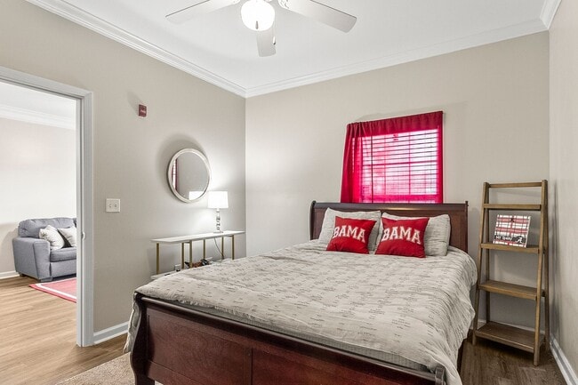 Building Photo - Nice 2 Bed 2 Bath Available Fall 2026!