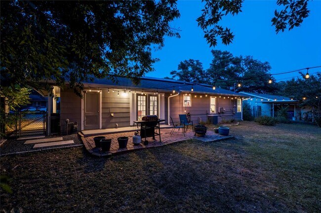 Building Photo - 1611 Ashberry Dr