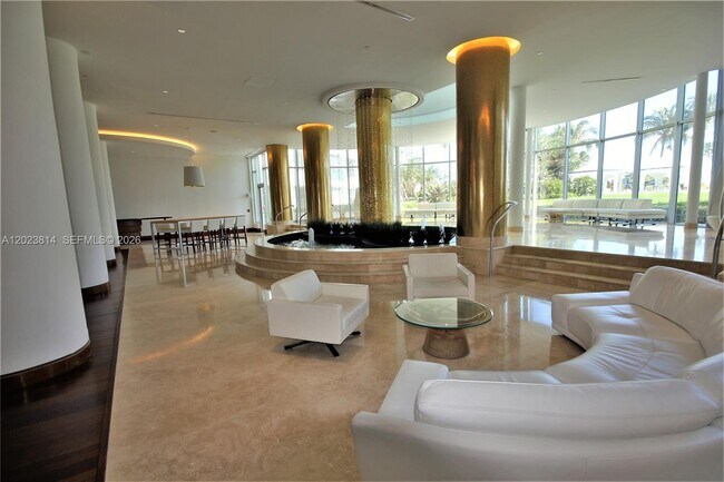 Building Photo - 5161 Collins Ave