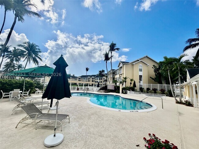 Building Photo - 6324 La Costa Dr