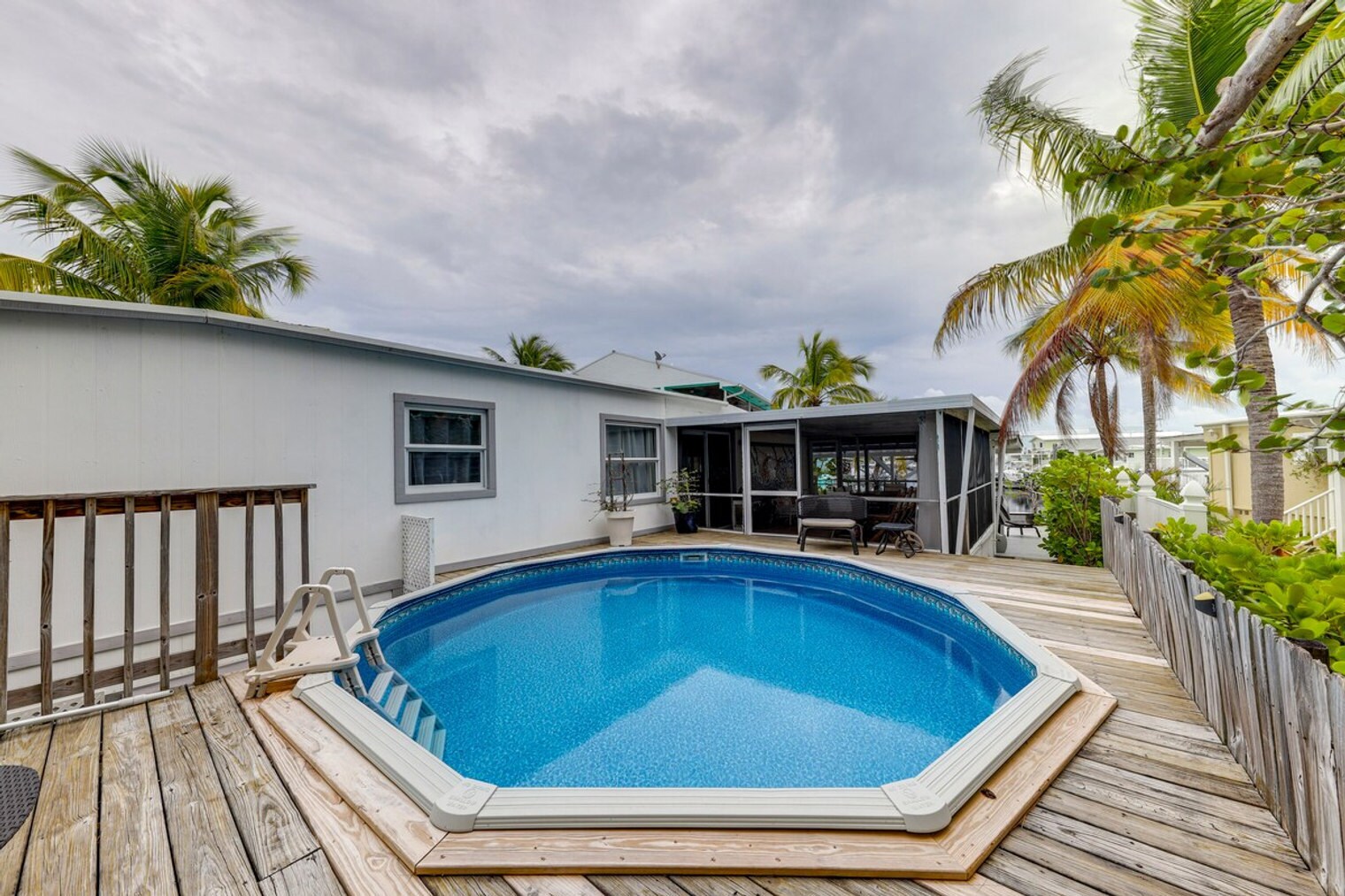 Building Photo - 398 Burton Dr