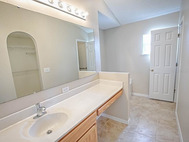 Building Photo - 2139 Sandridge Cir