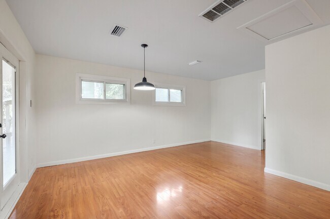 Building Photo - 210 Nelray Blvd