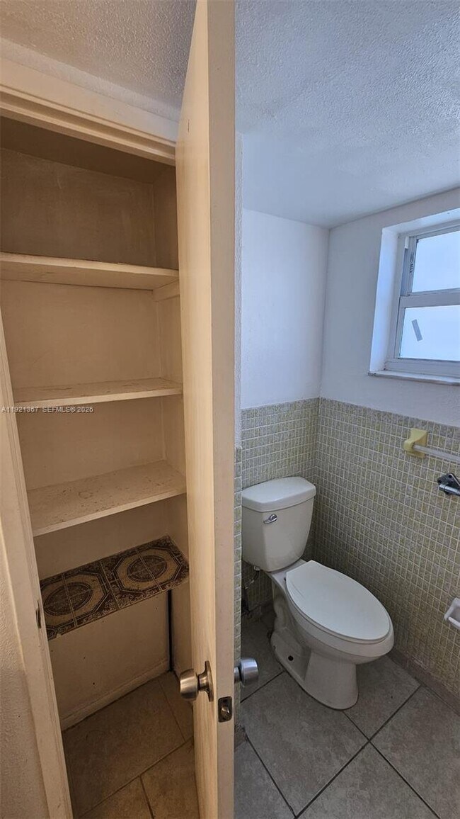 Building Photo - 1670 NE 191st St