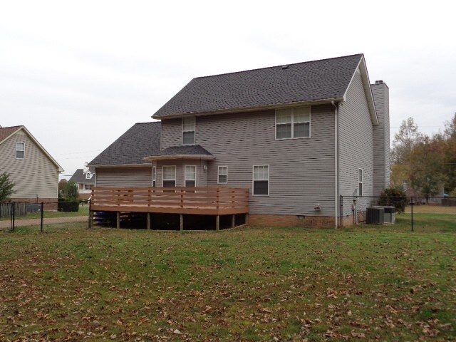 Building Photo - 114 Louise Dr