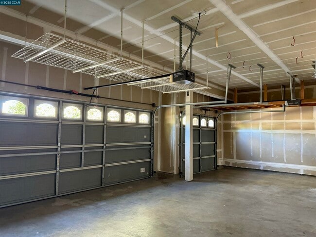 Building Photo - 5179 Keller Ridge Dr