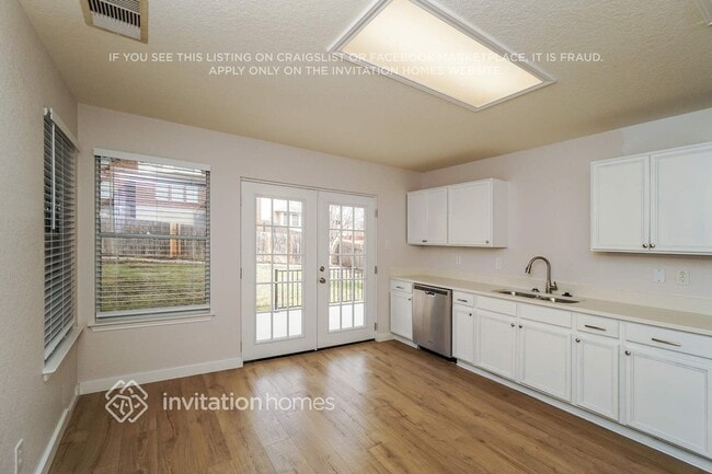 Building Photo - 827 Quitman Oak