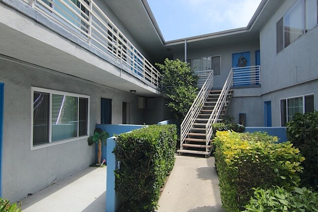 Building Photo - 3920 Redondo Beach Blvd