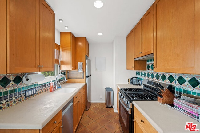 Building Photo - 2340 Abbot Kinney Blvd