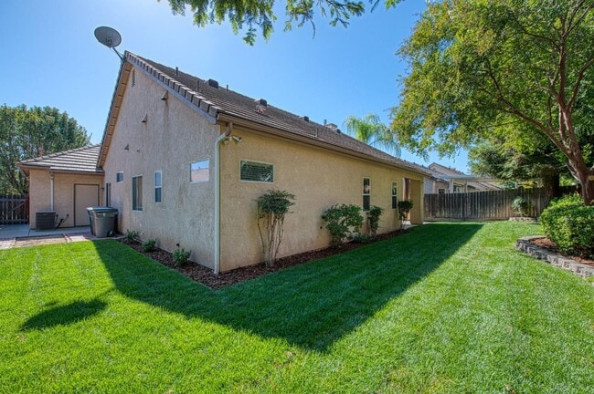 Building Photo - 1138 E Royal Dornoch Ave