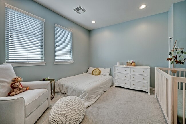 Building Photo - 2231 Chenevert St