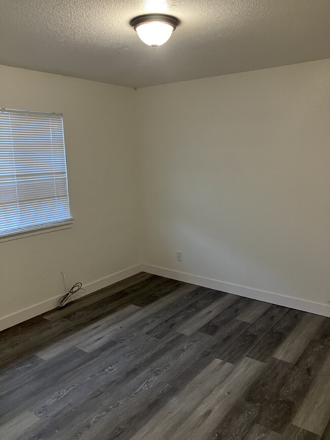 Primary Photo - "Charming 3-Bed Oasis in Merced - Cozy 850...