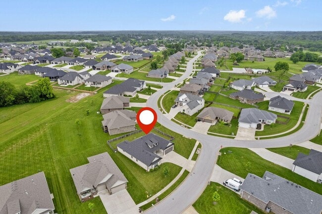 Building Photo - Beautiful 3 Bedroom Home w/ Flex Room!