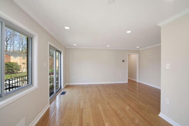 Building Photo - 2BD/2BA- Bethesda Condo in Parkside Community - Utilities Included