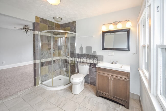 Building Photo - 1320 N Beville Ave